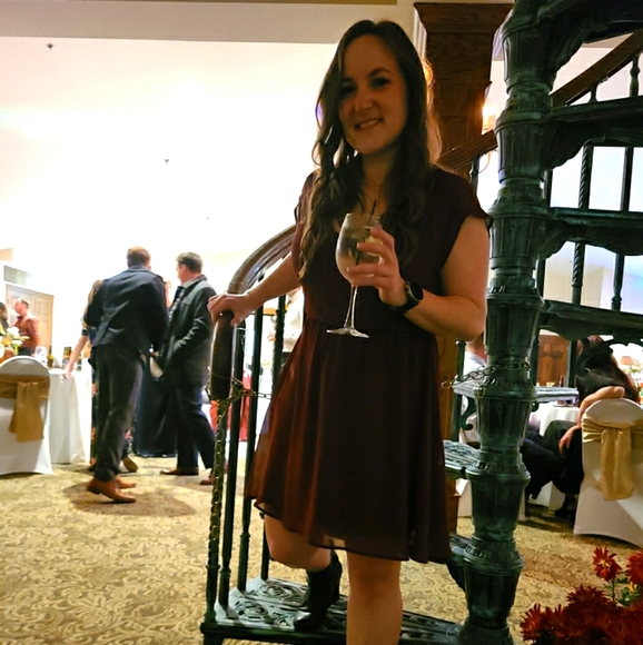 Meet your Posher, April - Picture 1 of 1